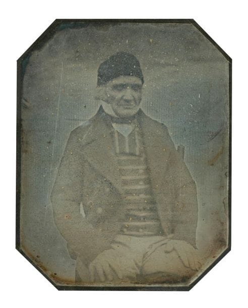 Claude Brevet
François, instituteur à Neuville, 26 juillet 1847. 
Daguerréotype, 1/4 de plaque, dans son montage d'origine. Signé, daté et annoté au verso du montage.  
5,5 x 6 cm

Claude Brevet
François, teacher in Neuville, July 26, 1847.
Daguerreotype, 1/4 plate, in its original mount. Signed, dated and annotated on verso.
5.5 x 6 cm