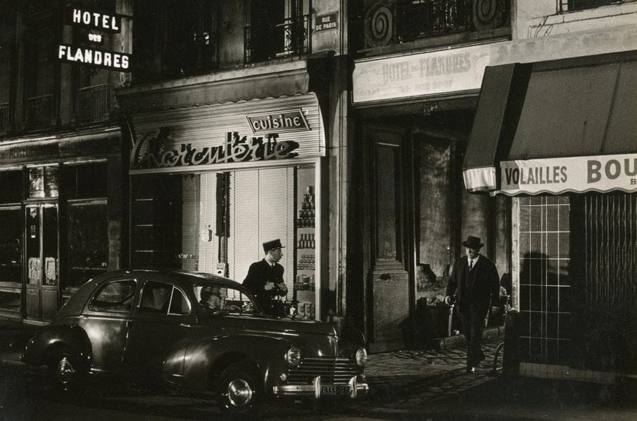 Photographe de plateau
Maigret voit rouge de Gilles Grangier, 1963.
Jean Gabin. Vittorio Sanipoli. Michel Constantin.
Cahier in-folio à spirales, composé d'environ 105 épreuves argentiques d'époque, contrecollées sur les feuillets.
Format moyen des épreuves : 18 x 24 cm

Le photographe de plateau crédité durant la réalisation du film est Marcel Dole.

Photographe de plateau
Maigret voit rouge by Gilles Grangier, 1963.
Jean Gabin. Vittorio Sanipoli. Michel Constantin.
Album, folio, with spirales, composed of approximately 105 vintage gelatin silver prints, mounted.
Average size : 18 x 24 cm

Still photographer credited on the set is Marcel Dole.