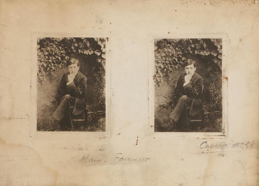 Photographe non identifié
Alain Fournier à 17 ans à la Chapelle d’Angillon, septembre 1905.
Deux plaques de cuivre encrées et vernies pour héliogravure montées sur une grande plaque de cuivre.
12,5 x 9 cm chacune.
Format total : 23,5 x 31 cm

On joint une héliogravure d’essai obtenue à partir de cette plaque.

Unidentified photographer
Alain Fournier at the age of 17 at Chapelle d'Angillon, September 1905.
Two inked and varnished copper plates for rotogravure mounted on a larger copper plate.
12,5 x 9 cm each.
Total size : 23,5 x 31 cm

Included a test rotogravure obtained from these plates.