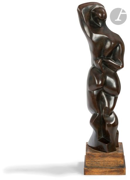 D'après Katarzyna KOBRO (1898-1951)

Nu féminin, d'après le modèle conçu en [1948]

Épreuve en bronze à patine brune.

Fonte d'édition post-mortem. 

Terrasse en bois non d'origine. 

Numérotée 7 / 8 et porte le cachet " CLEMENTI Fondeur " vers la base. 

Hauteur du bronze seul : 47 cm



Deux épreuves d'édition post-mortem sont conservées dans les collections du Musée d'Art de Lodz (Pologne).