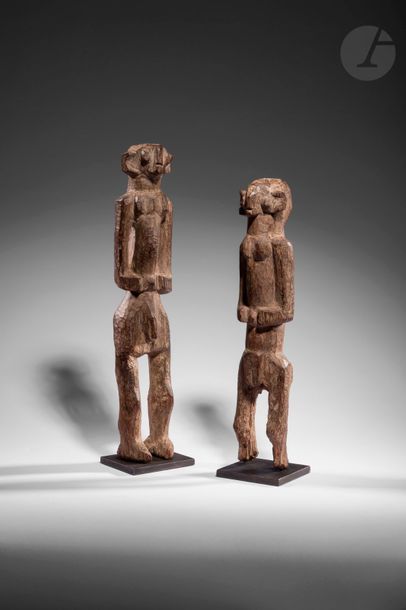 Un couple de statuettes homme et femme, dites " archaïques ". 
Toussian (aire Sénoufo), Burkina Faso
Bois dur, patine d'usage et ravinement d'ancienneté
H. : 38,5 et 34,5 cm

Provenance :
Collection Emmanuel Bordier