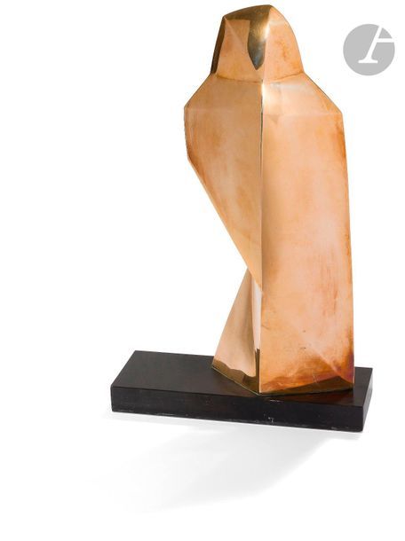 Emile GILIOLI (1911-1977)
La Droite du Seigneur est coupante comme un glaive, 1961
Bronze poli et base en marbre.
Signé et numéroté III /III à la base.
Susse fondeur.
Hauteur : 55,5 cm

Provenance : 
Collection Gaston Diehl.

Bibliographie : 
Ionel Jianou et Hélène Lassale, Gilioli, Paris, Arted, 1971, un exemplaire similaire reproduit sous le n° 51.