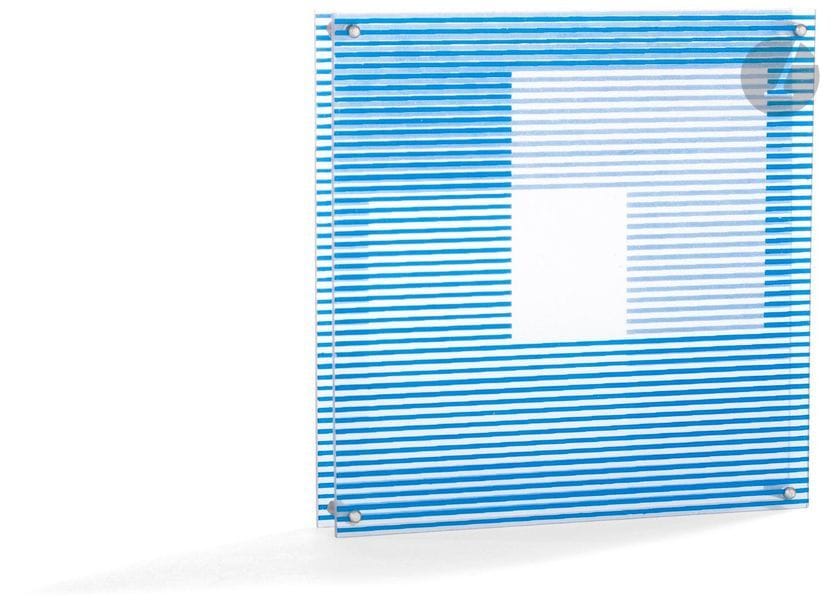 Jesùs-Rafael SOTO [vénézuélien] (1923-2005)
Miniboîte, 1967
Sérigraphie sur plexiglas.
9,5 x 9,5 cm

Provenance : 
Collection Gaston Diehl.