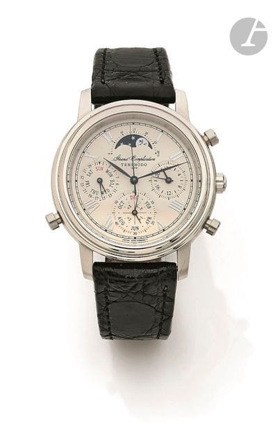 TENSHODO 
N° 310802
Montre bracelet d’homme en acier ronde de type quantième perpétuel, sonnerie heures, quarts et minutes. Cadran blanc, index chiffres romains formant les heures. Quantièmes jours, mois, date et phases de lune. Mouvement à quartz (fonctionne), bracelet cuir, boucle ardillon en acier.
Diamètre : 39 mm
