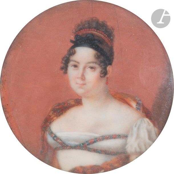 CORCHAND Madame (active en 1813-1816)

Femme à mi-corps vers la gauche, en robe blanche à galon assortie à son châle de cachemire, époque Empire

Miniature sur ivoire.

Diam. : 5,8 cm

Signée et datée en bas à droite : Corchand août 1813.

Cadre en bois tourné à large visière de laiton doré à motif de guirlande, rect.

Poids brut : 113,9 g