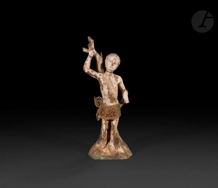 Saint Sébastien en bois sculpté en ronde-bosse avec restes de polychromie, yeux en verre.

XVI/ XVIIe siècle

H. : 42,5 cm

(pagne en laiton d'époque postérieure, accidents et manques visibles dont l'œil droit, tête refixée)