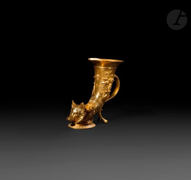 Louis-Constant SEVIN (1821-1888)

Rhyton à tête de renard

Bronze doré, repoussé et ciselé.

Signé " Sévin " et porte la marque du fondeur " F. Barbedienne ".

H : 19 cm



Littérature en rapport :

Florence Rionnet, Les bronzes Barbedienne, l'œuvre d'une dynastie de fondeurs, Arthéna, 2016, p.80- 81, fig.79.



Œuvre en rapport :

Constant Sévin, Rhyton à tête de renard, vers 1868, argent fondu, repoussé et ciselé, H : 19 cm, fonte de la Maison Barbedienne, Paris, Musée d'orsay , n° inv. OAO  1425.