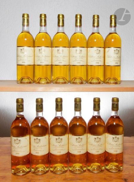 12 B CHÂTEAU SUDUIRAUT (Original wooden case) 8 B.G; 1 T.L.B.+ and 2 T.L.B., CC1 Sauternes, 1986