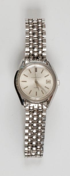 ETERNA Matic Kontiki. N°4902104.
Montre bracelet pour homme en acier, cadran blanc index bâtons appliqués formant les heures, date à 3H, mouvement mécanique à remontage automatique, bracelet en acier avec sa boucle déployante signée.
Cadran, boîtier et mouvement signés.