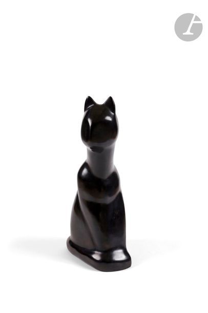 ACHIAM (1916-2005)
Chat, [1972]
Épreuve en bronze à patine noire.
Signée et numérotée en chiffres romains sur IV à l’arrière.
Marque du fondeur.
Fondue en 2004.
50 x 25 x 16 cm

Exposition du modèle : 
- Galerie Paul Ambroise, Paris, 1976
- 25 sculpteurs contemporains, Soisy-sur-école, 1984
- Achiam en Sèvres, Sèvres, 1988.

Bibliographie : 
Achiam, catalogue de l’exposition, Meudon, Musée d’Art et d’Histoire, 1992, reproduit p. 52.