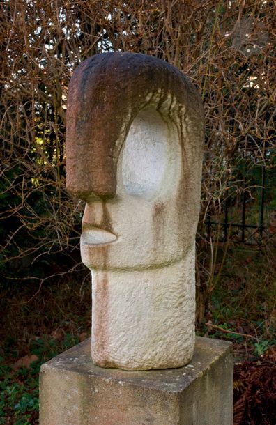 ACHIAM (1916-2005)
Tête avec trou n°1, 1962
Sculpture en pierre calcaire de Yougoslavie - Taille directe.
Non signée.
85 x 32 x 40 cm

Exposition : 
- Galerie Paul Ambroise, Paris, 1965.
- Musée d’Art & d’Histoire, Meudon, 1986.

Bibliographie : 
Achiam, catalogue de l’exposition, Meudon, Musée d’Art et d’Histoire, 1992, modèle similaire reproduit p. 19.