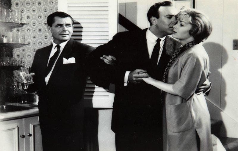 Glenn Ford dans The Gazebo (1959) et Cry for Happy (1961). 10 épreuves argentiques et d'exploitation. Format: 18 x 24 et 20,5 x 25,5 cm.