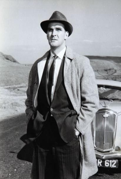 Hell is a city (Un homme pour le bagne), 1960. De Val Guest, avec John Crawford, Billie Whitelaw et Stanley Baker. Quatre épreuves d'exploitation d'époque. Etiquette tapuscrite aux versos. Format: 12 x 20 et 20,5 x 25,5 cm.