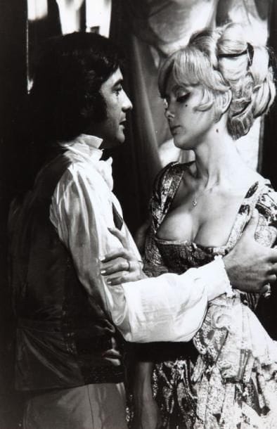 Caroline chérie, 1968. De Denys de La Patellière, avec France Anglade et Jean-Claude Brialy. Deux épreuves argentiques d'époque. 26 x 19 cm. On joint un document tapuscrit.