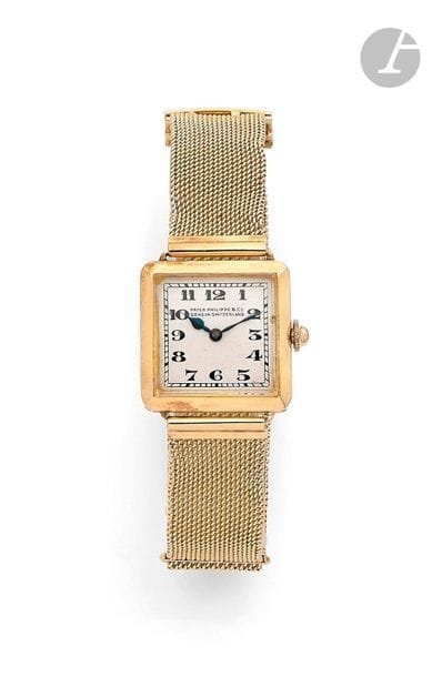 PATEK PHILIPPE. Vers 1920
N  604702
Montre bracelet pour femme en or jaune 18K (750), cadran blanc, index chiffres arabes formant les heures, mouvement à remontage mécanique N  807786, bracelet en or jaune 18K non signé.
Cadran, boîtier et mouvement signés.
Poids brut : 37,3 g