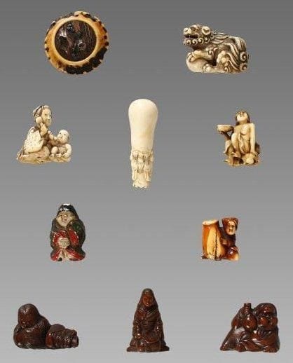 Netsuke en bois, jeune femme agenouillée tenant un uchiwa sur ses genoux. Signé Hozan. XIXe siècle. Hauteur: 4,4 cm.