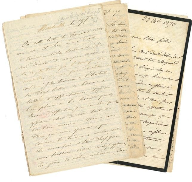 GUERRE DE 1870. 26 L.A. ou L.A.S., à Léopold (" Paul ") Sauzède ou à lui relatives, la plupart de sa femme Julia, 1870-1872 ; plus de 140 pages in-8.

Correspondance en grande partie adressée à Léopold Sauzède, né en 1830 à Quillan (Aude), substitut du procureur à Alger, volontaire au 108e régiment de ligne. Sa femme le suit en métropole, demeurant à Chambéry avec la femme de M. de Cléry, avocat général à Alger et volontaire dans le même régiment. Ses lettres expriment ses craintes, sa tendresse, sa foi, son émotion de le savoir blessé, sa fierté de le savoir décoré... Le général Louis Maurandy écrit amicalement à Léopold, évoquant sa prise de commandement de la 2e division du 19e corps de la 2e armée, et le plaisir qu'il se promet " en vous priant d'accepter une des vieilles croix que j'ai portées en Crimée et ailleurs " (21 décembre 1870)... Il est question de la bataille de Champigny, du général Trochu, de l'armistice et du Parlement à Bordeaux, mais aussi de mouvements dans la magistrature, de l'espoir d'une promotion et de leur retour en Algérie...