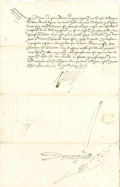 HENRI III (1551-1589) Roi de France. L.S. " Henry ", Paris 4 juin 1576, à M. de Treignan, " commandant pour mon service à Bayonne " ; contresignée par Nicolas de Neufville ; 1 page in-fol., adresse au verso.

Lettre relative à l'édit de Beaulieu du 6 mai 1576 (la " paix de Monsieur ", mettant fin à la cinquième guerre de religion), reconnaissant et garantissant le culte protestant.
" Il estoit expedient comme vous pouvez juger que mon Cousin le Marquis de Villars admiral de France mon Lieutenant general au gouvernement de Bayonne en labsence de mon frere le Roy de Navarre, s'en retournast aud. pays, mesmes pour lestablissement et observation de mon edict de paciffication qui est la chose que jay en plus grande et soigneuse recommendation et que ceulx qui ont pareille charge et commandement que vous facent le debvoir que l'importance de leur estat & charge le requiert. Jay tousjours eu parfaicte confiance en vous je vous prie continuer [...] et au demeurant vous adresse a mond. Cousin l'admiral en ce que aurez besoing dentendre mon intention & le recognoistre comme est requis au lieu et charge quil represente. Je vous recommande la seuretté repos & soullaigement de ma ville de Bayonne "...
