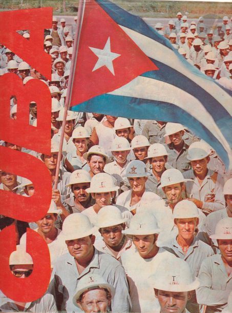 CUBA
Cuba revolucion en el 72 construcciones.
Editado por la Comision de Orientacion Revolucionaria del Comité Central del Partido Comunista de Cuba y el sector de la Construccion, 1972.
In-4 (28 x 24 cm). Édition originale. Plus de 200 pages. Livre de propagande. Relié avec jaquette.