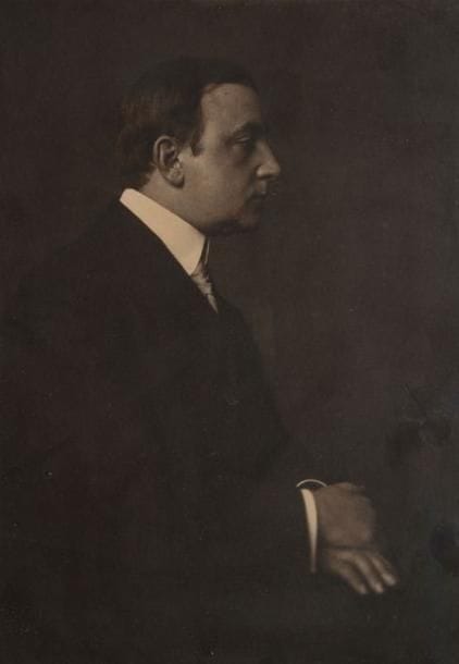 Anonyme
Portrait de Jean-Émile Laboureur âgé d'une trentaine d'années. Reproduction héliogravée d'une photographie. 170 x 232. Cadre.