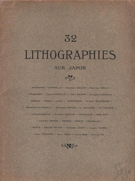 ALBUM. 32 Lithographies sur Japon (S.l.n.d. [1916]). Petit in-4 de [1-32] feuilles sous chemise à rabats imprimée. Rare publication, à l'état de neuf, tirée à 250 exemplaires (chaque feuille est justifiée 55/250), faite sous l'égide de Mme Étienne Clémentel, pour « secourir les Orphelins de la guerre du Personnel des P.T.T. », avec des oeuvres de Bonnard, Cappiello, G. Delaw, M. Denis, Devambez, L. Dumoulin, A. Faivre, F. Flameng, Forain, Franc-Lamy, Gaboriaud, A. Guillaume, Guirand de Scévola, R. Koenig, Léandre, Le Sidaner, Lemaresquier, Leroux, Morchain, Poulbot, G. Redon, Renoir, Rodin, Roubille, Ruffe, Sacha Guitry, G. Scott, L. Simon, A. Truchet, P. Vera, Vuillard, Willette. La lithographie de Sacha Guitry représente Claude Monet. Luxembourg 7.