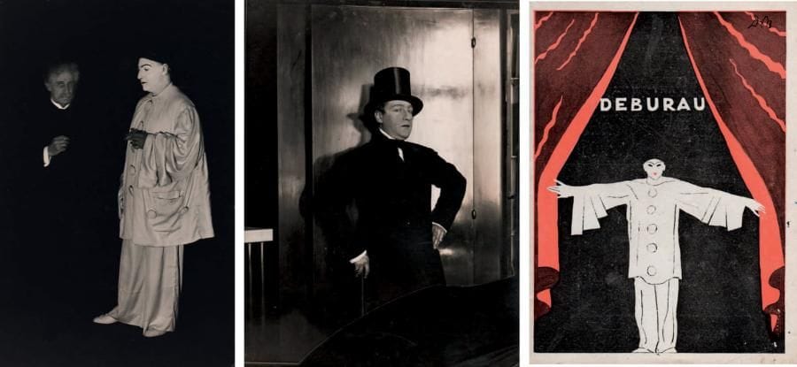 Lucien WALÉRY (1863-1935)
Sacha Guitry en Deburau, [1926]. 3 photographies en tirages argentiques d'époque, cachet encre du photographe au dos. 21 x 13,5 cm et 2 de 24 x 18 cm. Lors de la reprise de Deburau le 9 octobre 1926 au Théâtre Sarah Bernhardt, avec la musique d'André Messager, et Yvonne Printemps dans le double rôle de Marie Duplessis et de Charles Deburau. Sacha Guitry en habit de Pierrot fumant une cigarette pendant les répétitions en compagnie de Porto-Riche; dans les deux autres, il est en redingote et haut-de-forme. On joint 2 autres photographies (tirages modernes); une note a.s. d'Armand Numès (qui joue Robillard) sur les répétitions; le programme de la répétition générale; deux versions du programme, l'un avec couverture illustrée par Don. ABO p. 73.