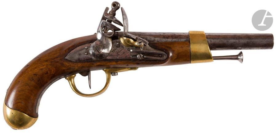 Pistolet d’arçon à silex modèle An XIII.
Canon rond, à pans au tonnerre, avec marquage. Platine « Maubeuge Manufre Imple ». Garnitures en laiton. Crosse en noyer avec cachet. Baguette en fer.
A.B.E.