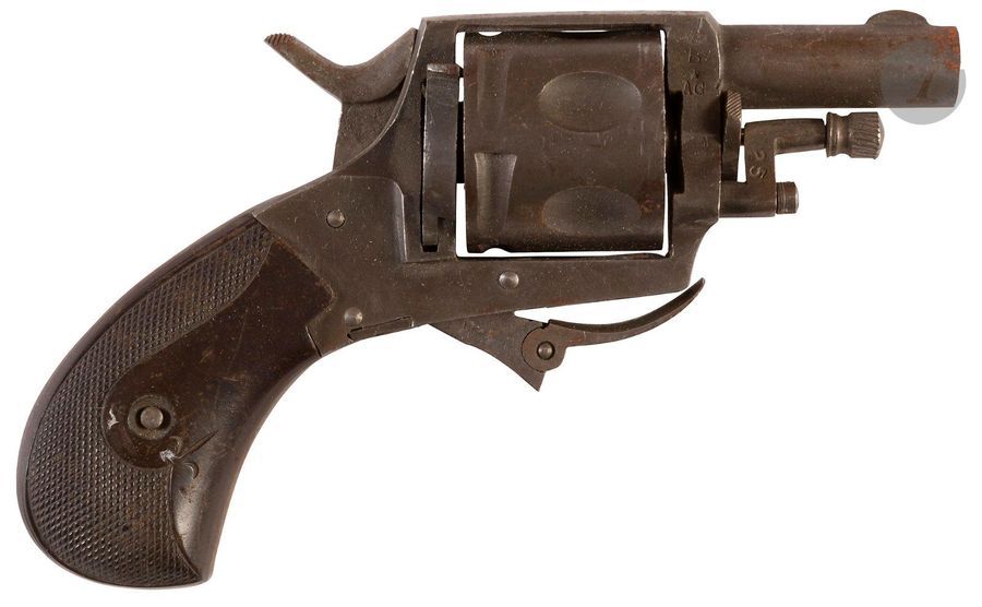 Revolver Bulldog, six coups, calibre 320. 
Détente pliante. Plaquettes de crosse en ébène quadrillé.
A.B.E. Vers 1880 / 1900.