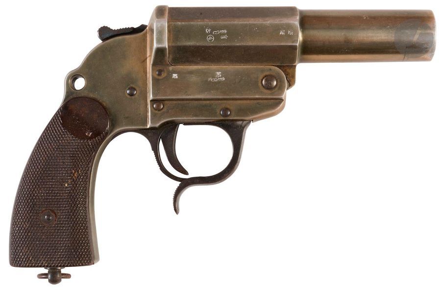 Allemagne.
Walther 1934.
Pistolet signaleur allemand de 26,5 mm. Carcasse en alliage léger anodisé gris, canon basculant verrouillé par une clé placée sous le pontet, plaquettes de crosse en ébonite quadrillée.?
Fabrication Walther Waffenfabrik.?
T.B.E.?
Longueur : 24,8 cm - Poids : 750 g
