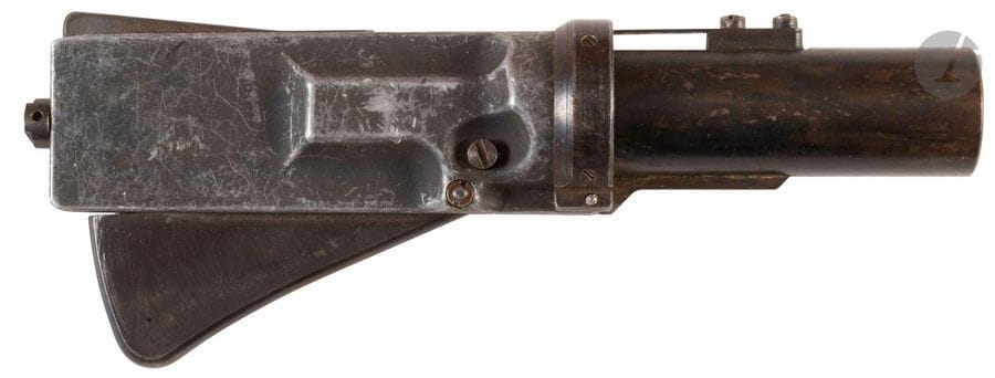 France.
Pistolet signaleur CEP 913.
Pistolet signaleur français de survie utilise? par l’Armée de l’Air (calibre 22 mm), créé? en 1961. 
Poignée plate en zamak, canon basculant en acier. 
Fabrication Chimie et Propulsion. 
Longueur : 10,3 cm - Poids : 230 g
TB 
