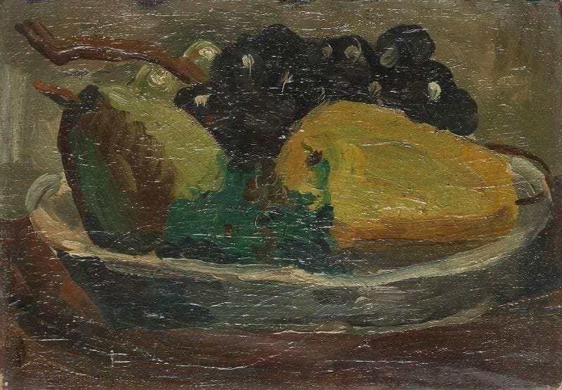 Jean POUGNY Iwan Puni dit (1892-1956)
Assiette de fruits, 1926 Huile sur carton toilé, signéen bas à gauche 17,5 x 24 cm Provenance : Ancienne collection Madame Bonneau Ancienne collection Jules Cavaillès  Expositions : - Salon d'automne, Paris, 1927 -Pougny,  Musée National d'Art Moderne, Paris, 24 janvier -  23 février 1958, N° 3 du catalogue - Rétrospective Pougny, musée Toulouse-Lautrec, Albi 29 mars - 30 avril 1958 N° 3 du catalogue de l'exposition - Pougny, Kunsthaus, Zurich, 23 avril - 29 mai 1960 N° 11 du catalogue - Pougny, Galerie Charpentier, Paris, 12 décembre 1961 - 28 février 1962 N° 23 du catalogue   Bibliographie : - Pougny par R.V Gindertael, Edition Pierre Cailler, Genève, reproduit planche 18 - Pougny, catalogue, Paris - Côte d'Azur, 1924 - 1956, peintures par Herman Berninger Editions, Ernst Wasmuth, Tübingen, 1992, décrit et reproduit page 95 sous le N° 323 tome II (mentionné comme signée deux fois) Répertoriée dans le