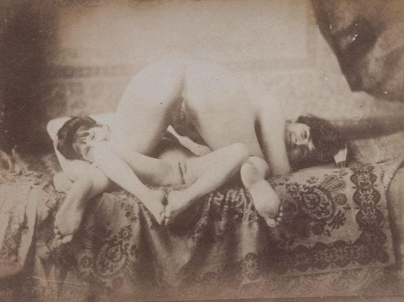 Curiosa, c. 1880. Epreuve sur papier albuminé, montée sur carton. 11 x 16,5 cm. 
