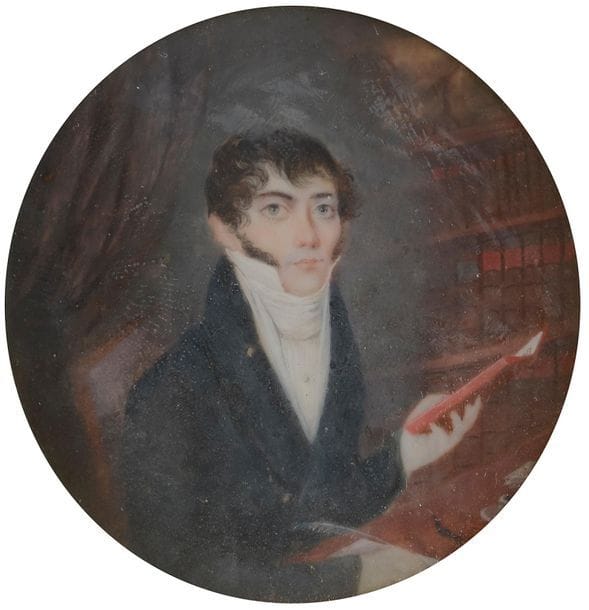 Miniature sur ivoire de la fin du XVIIIe siècle, diam. 6,3 cm, cerclage de laiton doré, cadre en bois.
Victor Gavoty, père de Ropaïl Gavoty, la plume à la main, tenant de l’autre un livre, sur fond de bibliothèque.
Poids total : 55 g