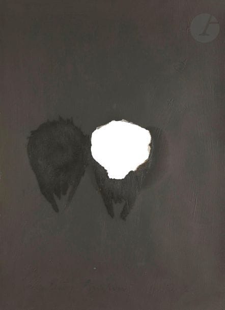 *Joseph BEUYS [German] (1921-1986
)2 (hole) sheep's heads 1961-1975.
Painting version 1-90, 1975Oil,
grease on paper in the vat and torn hole.
Signed, titled and numbered 74 in foot.
Publisher Verlag Schellmann & Klüser, Munich, edition at 90 copies.
76 x 56 cmBibliography

:
- Joseph Beuys, Paris, Éditions du Centre Pompidou, 1994, one copy reproduced p. 114.
- Jörg Schellman, Joseph Beuys, Die Multiples, Wekverzeichnis der Auflagenobjekte und Druckgraphik 1965-1986, München-New York, Edition Schellmann, 1997, No. 186, one copy reproduced p.



114.




Alain Borer, Joseph Beuys, Panorama de l'œuvre, under the direction of Lothar Schirmer, Lausanne, Bibliothèque des Arts, 2001, one copy reproduced, no. 136
.










