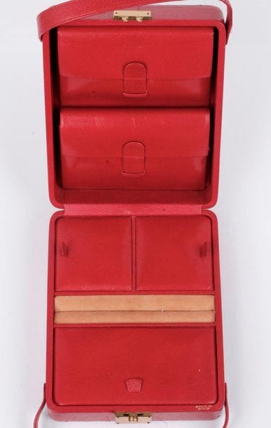 Travel jewellery case in red leather with beige suede lined interior (wear and tear)