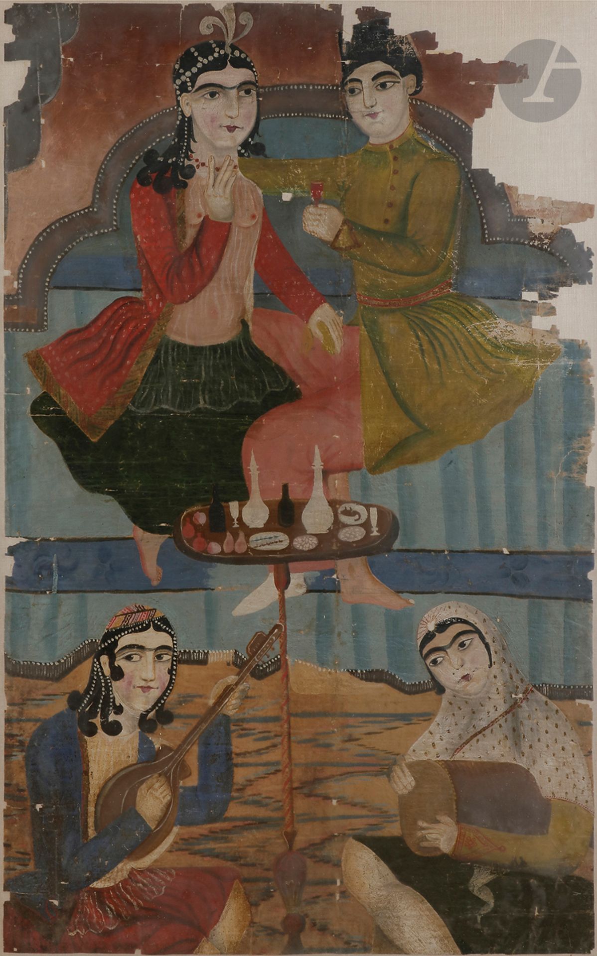 Couple enlacé, huile sur papier, Iran qâjâr, début XXe siècle
Grande huile sur papier représentant un couple assis sur une banquette, les jambes enlacées et partageant un verre. L’homme est vêtu d’un manteau militaire vert, la femme d’une étoffe transparente laissant voir sa poitrine dénudée. Devant eux, un guéridon présentant plusieurs bouteilles et différents mets dont des grenades, symboles d’amour. Au premier plan, deux musiciennes jouant d’un instrument à cordes, probablement un setar, et d’un instrument à percussion, probablement un dammam.
Dim. totales : 131,8 x 88,5 cm ; dim. à vue : 119 x 73 cm
Rentoilée, manques ; dans un cadre (sous verre).

A Qajar painting with a couple, Iran, early 20th century