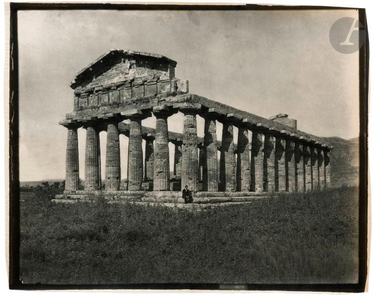 Maison Adolphe Braun
Italie. Paestum, c. 1890.
Temple de Neptune. Temple d’Héra.
Deux (2) épreuves au charbon. Numéros d’inventaire 1599 et 1600 aux versos.
Format moyen : 40 x 50 cm

Maison Adolphe Braun
Italy. Paestum, c. 1890.
Temple of Neptune. Temple of Hera.
Two carbon prints. Inventory numbers 1599 and 1600 on verso.
Average size: 40 x 50 cm