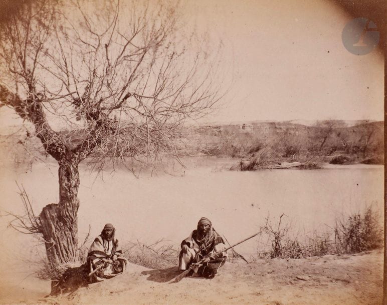 Félix Bonfils (1831-1885)
Souvenirs d’Orient. Terre-Sainte. Album pittoresque des sites, villes et ruines les plus remarquables de la Palestine.
Photographié et édité par Félix Bonfils, 1878. 
Album in-8, composé d’une page de titre et de 30 épreuves sur papier albuminé contrecollées sur cartons. Légendes tapuscrites sur les montages et sur feuillets. Signature et dédicace en début de volume : « A Evangéline Gervais, le 1er Janvier 1881, F. Bonfils ».
Format moyen des épreuves : 8 x 9 cm

Félix Bonfils (1831-1885)
Souvenirs from the East: Holy Land: a picturesque album of the most remarkable sites, towns and ruins of Palestine.
Photographed and edited by Félix Bonfils, 1878. 
Album in-8, composed of 30 albumen prints, mounted on cardboard. Captions on the mounts. Dedication "Evangeline Gervais, January 1, 1881, F. Bonfils" at the beginning of the album.
Average size of the prints : 8 x 9 cm