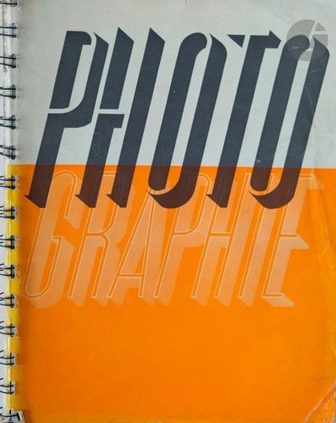 ARTS ET MÉTIERS GRAPHIQUES
Photographie 1936.
Arts et Métiers Graphiques, 1936.
In-4 (31 x 24 cm). Édition originale. 120 photographies reproduites en héliogravure. Reliure spirale de l'éditeur. Des pages se détachent.
