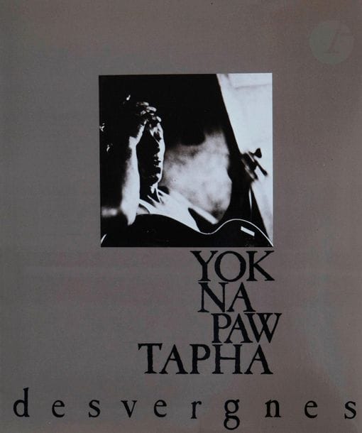 DESVERGNES, ALAIN [Signed]
Yoknapawtapha.
Arles, 1988.
Catalogue d'exposition, signé par le photographe.