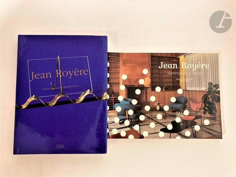 [ROYERE, 2 ouvrages]

Lot de deux livres sur Jean Royère : 

- Pierre-Emmanuel Martin-Vivier, "Jean Royère", Paris, Norma Editions, 2002

- "Jean Royère décorateur à Paris", catalogue d'exposition, Musée des arts décoratifs, Editions Norma, 2000.