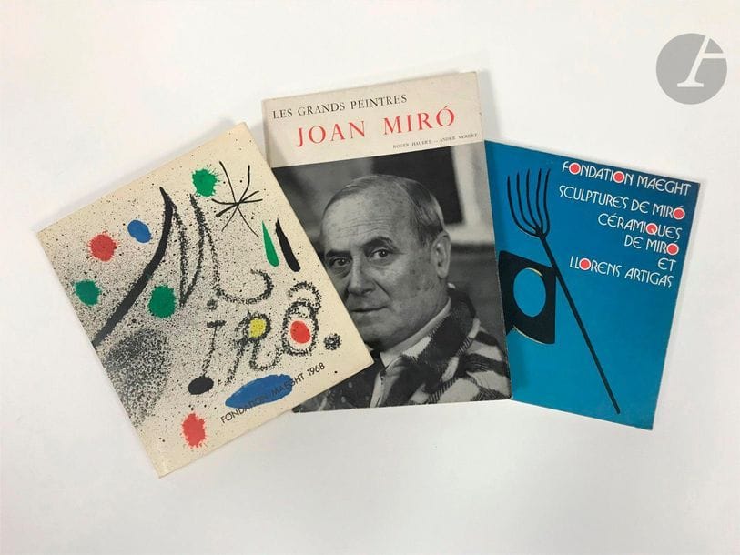 [MIRÓ (Joan)].

Miró.

Saint-Paul de Vence: Maeght Foundation, 1968. - In-8, paperback, filled cover.

Catalogue of the Miró exhibition held in Saint-Paul de Vence between 23 July and 30 September 1968 to celebrate the artist's 75th birthday.

Texts by Jacques Dupin, Paul Éluard, Tristan Tzara, René Char, Jacques Prévert, Raymond Queneau, André Frénaud, Michel Leiris, André Breton and Shuzo Takigachi.



Numerous reproductions of the artist's works in black and colour and 3 ORIGINAL LITHOGRAPHIES in colour, one on the cover and one on a double page. Missing the folding plate.



Copy enriched with an autograph of this artist's consignment :

For Roland // friendly // Miró



Well-preserved copy.



Attached:

- The Great Painters. Joan Miró. Pictures by Roger Hauert. Text by André Verdet. Geneva: René Kister; Monaco: European Publishing Union, 1956. - In-8, paperback, filled cover.

Copy enriched with a (dubious) shipment from Miró.



- Sculptures by Miró, ceramics by Miró and LLorens Artigas. Saint Paul de Vence: Maeght Foundation, 1973. - In-8, paperback, filled cover.



Catalogue of the exhibition that took place from 14 April to 30 June 1973 at the Maeght Foundation. Includes numerous black and color reproductions as well as two original lithographs by Miró.

Copy enriched with an autograph dedication by Miró on the first white guard, addressed to Rolland Mottay.