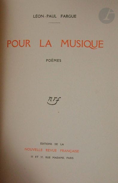FARGUE (Léon-Paul).

Pour la musique. Poëmes.

Paris : Nouvelle Revue Française, 1914. - In-4, broché.

Édition originale dédiée à Francis Jourdain.

Exemplaire dédicacé par l'auteur à ses amis Pierre et Jeanne Haour :



à Pierre et Jeanne Haour // leur ami // Léon-Paul Fargue



Exemplaire très bien conservé malgré des brunissures à la couverture.



- On joint un second exemplaire du même livre, un des 100 numérotés sur vergé d'Arches, avec la couverture imprimée sur japon. Tirage sans la page de titre.
