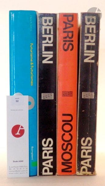 [ART DU DEBUT DU XXe s., 3 Ouvrages]

- P. Hulten, "Futurisme & Futurismes", Bompiani, 1986

- "1900-1933, Paris, Berlin", Centre Georges Pompidou, exposition du 12 juillet au 6 novembre 1978, (2 vol. identiques)

- "1900-1933, Paris, Moscou", Centre Georges Pompidou, exposition du 31 mai au 5 novembre 1979