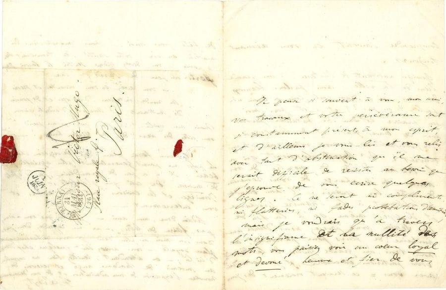 LISZT Franz (1811-1886).
L.A.S. « F. Liszt », [Bernay 31 mai 1834], à Victor HUGO ; 3 pages in-4, adresse avec cachet de cire rouge au chiffre M et cachets postaux (petite réparation au cachet).
Très belle lettre d’admiration du musicien au poète qu’il invite à visiter la Normandie.
[Liszt séjournait alors au château de Carentonne, près de Bernay, où il avait été invité par Mme de Mauduit d’Hainneville.]
« Je pense si souvent à vous, mon ami, vos travaux et votre persévérance sont si constamment présents à mon esprit, et d’ailleurs je vous lis et vous relis avec tant d’obstination qu’il ne me serait difficile de résister au besoin que j’éprouve de vous écrire quelques lignes. Ce ne seront ni compliments ni flatteries, ni fades protestations d’amitié. Mais je voudrais qu’à travers l’insignifiance et la nullité des mots, vous puissiez voir un cœur loyal et dévoué, heureux et fier de vous comprendre souvent en vous aimant toujours.
Quoiqu’habitants de château, à une grande lieue de la ville, nous parlons beaucoup de vous ici, (dans quel coin ou recoin n’en parle-t-on pas ?) et c’est pour moi un plaisir extrême de batailler parfois avec ces braves gens et de les écraser impitoyablement avec votre nom et vos œuvres. Mr Auguste Leprévost, qui a le bonheur d’être du nombre de vos amis m’a chargé de vous remercier de votre bon souvenir. Il nous viendra probablement à la Chambre prochaine et il espère même qu’à la fin de la session vous pourrez nous donner une huitaine de jours pour parcourir, à nous trois, une grande partie de la Normandie. Nous partirions ensemble, et je reviendrais avec vous : ce seraient vraiement des jours de fête pour moi ! – Nous marcherions du matin au soir, votre santé s’en trouverait bien je pense, – vous devez même sentir le besoin de sortir un peu de Paris ; – car
 ... vous avez en vous vivantes et pressées
 Un monde intérieur d’images et de pensées,
 De sentiments, d’amour, d’ardente passion
Mais ne voilà t-il pas que 