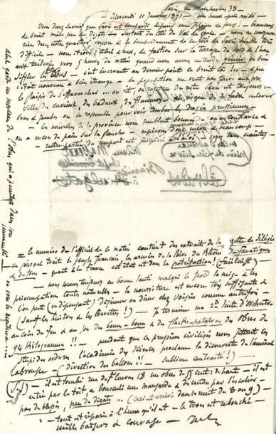 MASSENET Jules (1842-1912).
L.A.S. « Jules », 38 rue Malesherbes, Paris 11 janvier 1871, 1 h après midi, à SA FEMME, à Houlgate (Calvados) ; 1 page in-8 sur papier pelure, adresse  au verso avec timbre et cachets postaux (petite déchirure sans perte de texte).
Lettre par « ballon monté » sur le siège de Paris.
« Paris est bombardé depuis une dizaine de jours ! – Beaucoup de bruit mais peu de dégâts – surtout du côté du Val de Grâce – nous ne craignons rien dans notre quartier encore & le bombardement de ce côté de Paris semble très difficile – nous étions, Abel [Orry (1839-1886), peintre, demi-frère de Mme Massenet] & moi, de faction sur la terrasse du bord de l’eau aux Tuileries vers 5 heures du matin quand nous avons entendu gémir ou bien siffler les 1ers obus – c’est énervant au dernier point ce bruit-là ! – Et puis c’était nouveau & bien étrange – la population ne veut pas faire aux prussiens le plaisir de s’effaroucher… On rit, on rage – du reste Paris est toujours la ville des curieux, des badaux, des flâneurs – au risque de se faire enlever bras & jambes on se rassemble pour voir tomber les dragées prussiennes. – Les nouvelles de la province nous semblent bonnes – on a confiance & on a encore du pain sur la planche – espérons donc encore & beaucoup. – Notre partie du rempart est jusqu’ici à l’abri »… Ils sont toujours en bonne santé et suffisamment nourris, et Massenet termine sa 2e Suite d’orchestre « au son des boum-boum & du flacks-patatras des obus de 94 kilogrammes !! – Pendant que ces Prussiens civilisés nous jettent ces stupides ordures l’Académie des sciences proclame la découverte de l’amiral Labrousse – (direction des ballons !! – sublime contraste !) »… Dans la nuit du 8 au 9, un obus de 55 cm de haut est tombé au 18, rue de Fleurus : « il est entré par le toit, a bousculé une mansarde & descendu par l’escalier – pas de blessés, peu de dégâts […] Tout est réparé à l’heure qu’il est – le trou est rebouché – mille baisers & courage »…