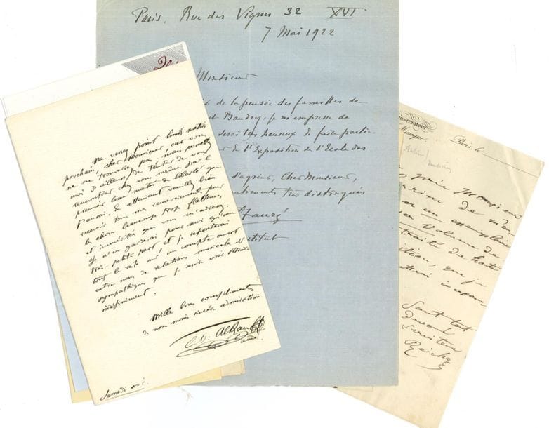 MUSIQUE.
15 lettres ou pièces, la plupart L.A.S.
Charles-Valentin ALKAN (plus 3 invitations-programmes pour son concert du 27 avril 1857), D.F.E. AUBER, François-Adrien BOIELDIEU (à Joseph Turcas, au sujet de l’avancement de Pharamond), Gustave CHARPENTIER (portrait signé), Gabriel FAURÉ, Augusta HOLMÈS, Jules MASSENET, Gabriel PIERNÉ, Antonin REICHA (à Farrenc), Charles-Marie WIDOR (3, dont 2 au Sâr Péladan), etc.
On joint la plaquette « Les Grands Interprètes » consacrée à Alfred Cortot.