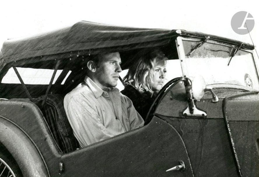 Photographe de plateau 
Un garçon, une fille. Le dix-septième ciel de Serge Korber, 1966. 
Jean-Louis Trintignant. Marie Dubois. Jean Lefebvre. 
Deux cahiers in-folio à spirales, composés d'environ 377 épreuves argentiques d'époque, contrecollées sur les feuillets.
Format moyen des épreuves :  13 x 18,5 cm

Set photographer 
Un garçon, une fille. Le dix-septième ciel by Serge Korber, 1966. 
Jean-Louis Trintignant. Marie Dubois. Jean Lefebvre. 
Two folio notebooks with spirals, composed of approximately 377 vintage gelatin silver prints, mounted on sheets.
Average dimension : 13 x 18.5 cm