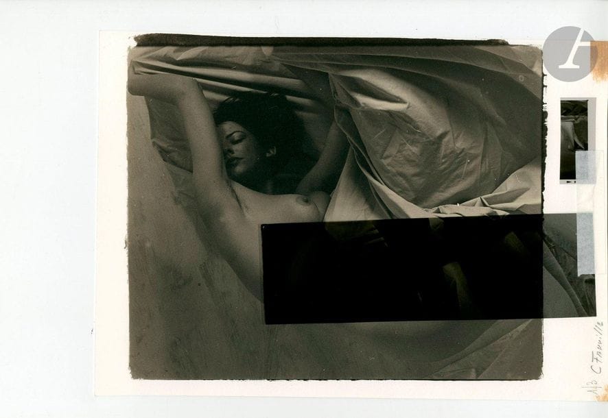 Claude Fauville (1940) 
Nu féminin, 1990. 
Fatja. 
Épreuve au platine, signée et numérotée à 3 ex. dans la marge inférieure.  Négatifs découpés et fixés au recto.
Image : 24 x 29,5 cm 
Feuille : 25,5 x 36 cm

Claude Fauville (1940) 
Female nude, 1990. 
Fatja.
Platinum print, signed in the lower margin. Edition of 3. Negative cut out and glued on verso. 
Image: 24 x 29.5 cm 
Sheet: 25.5 x 36 cm