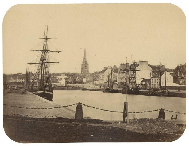 
Benjamin Pépin
France, Bretagne, c. 1860 - 1870.
Redon.
Quatre épreuves sur papier albuminé contrecollées sur carton. Timbre sec (3) et tampon (1) du photographe sur les montages.
Format moyen : 19 x 25,5 cm 